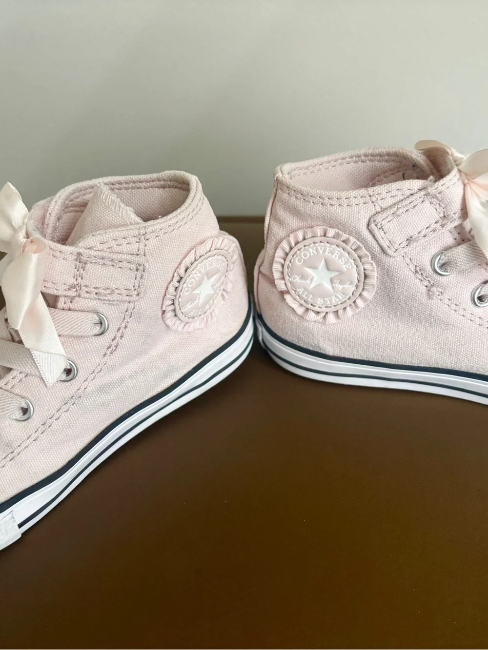 Converse Chuck Taylor All Star Pink Bow High Tops Velcro Child Girls Size 9